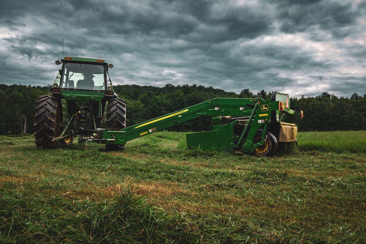 Boîte hydrostatique tracteur tondeuse : fonctionnement, pannes, entretien et conseils
