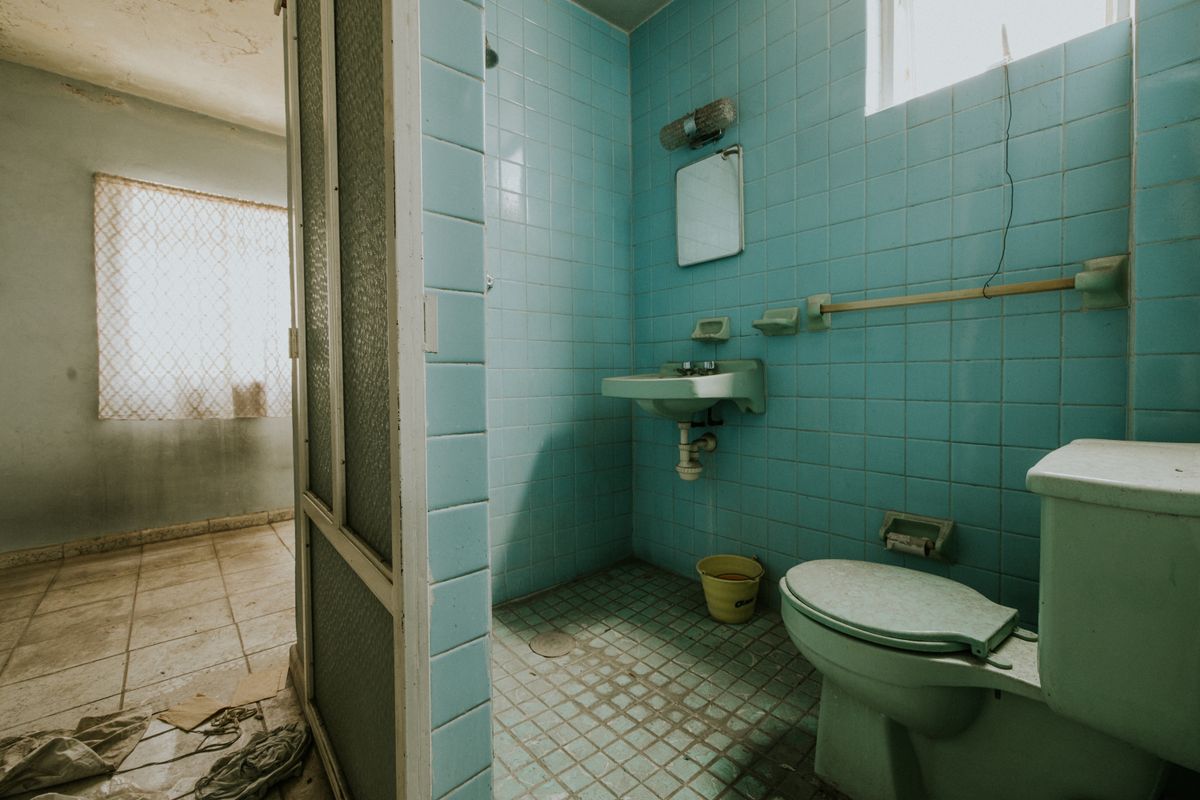 Quelle peinture pour une salle de bain humide - Les critères essentiels pour choisir la peinture adaptée à une salle de bain humide