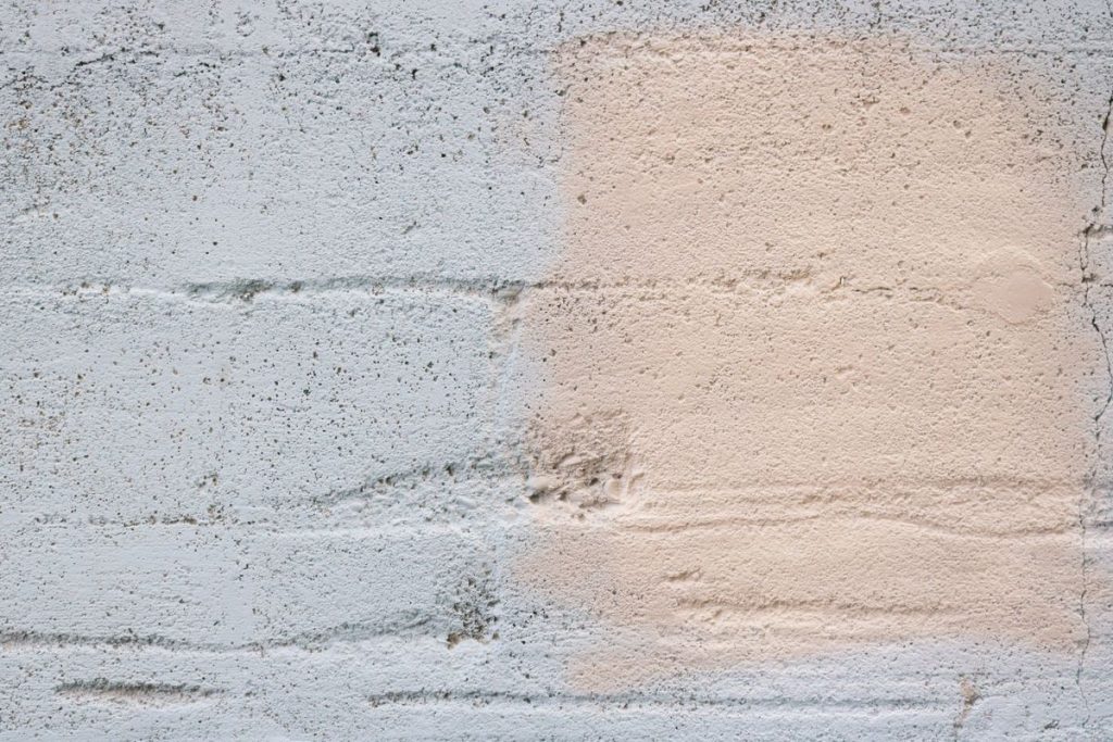 Effet béton ciré à la peinture : méthode pas à pas