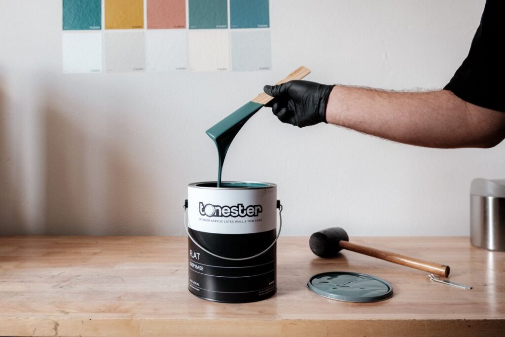 Nuancier peinture : comprendre les codes et finitions