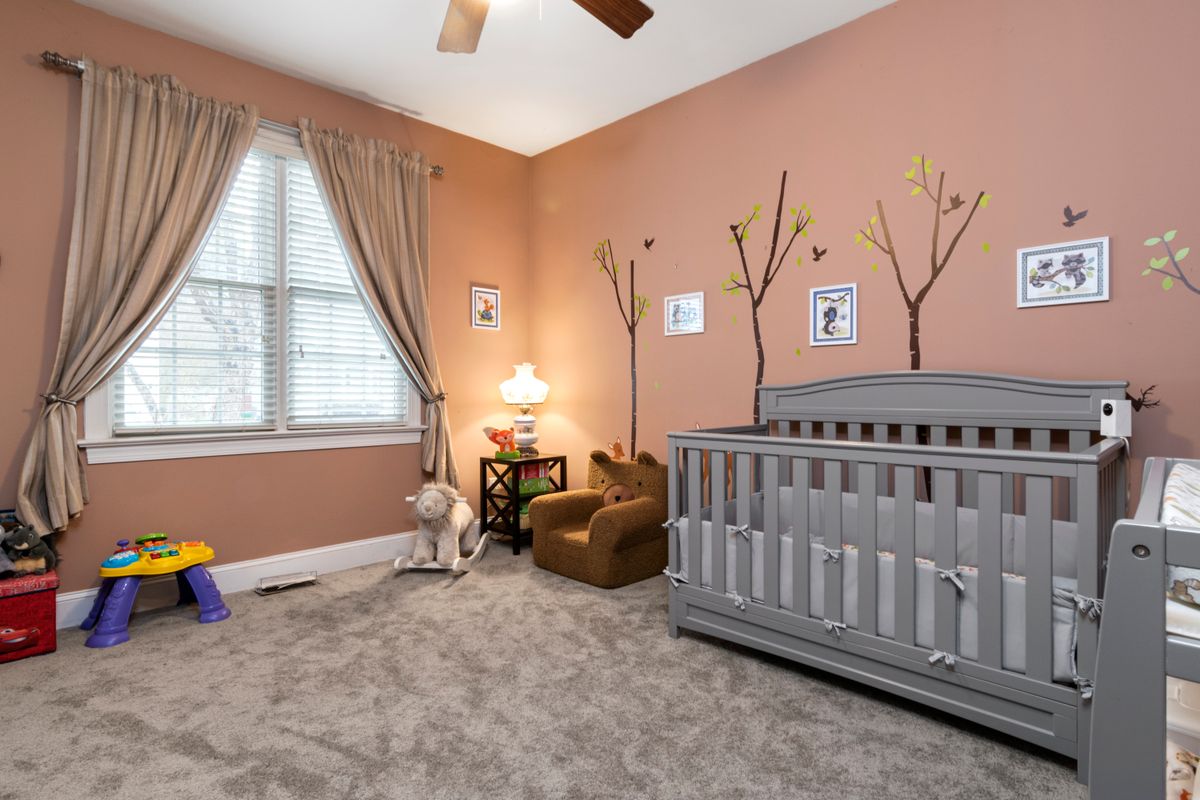 Peinture chambre bébé : normes A+ et sécurité - Les COV dans la peinture : un danger invisible pour votre bébé